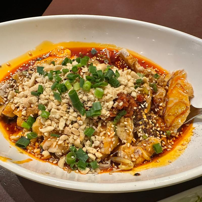 やみつきよだれ鶏(本格中華料理 陳家私菜 新宿店)