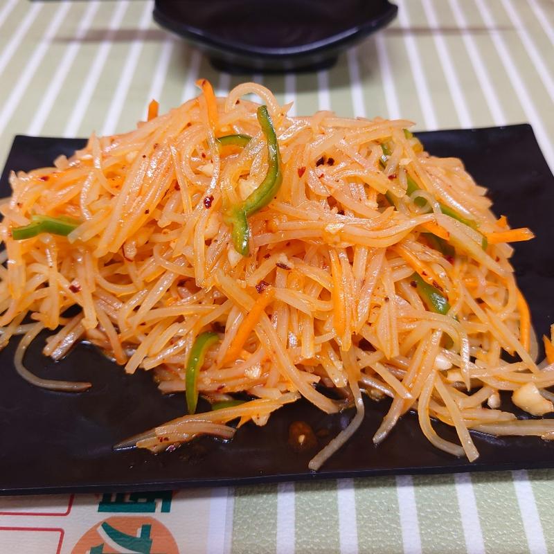 ジャガイモ千切り和え(鑫燃麻辣烫烧烤刀削面火锅)