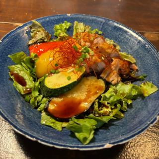 素揚げ野菜のてりやきチキン丼