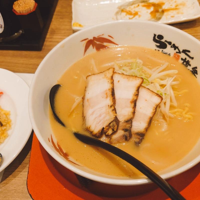 半ちゃん(らーめん世界 富山インター店)