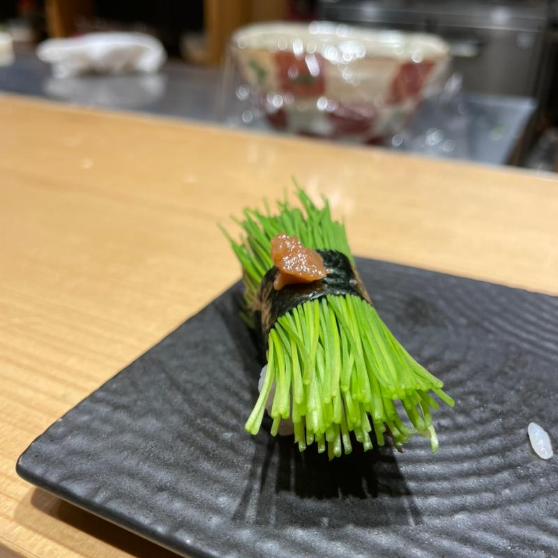 芽ねぎ握り(沼津魚がし鮨 プレミアム静岡本店)