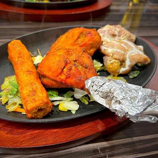 タンドリーチキン、シークカバブ、マライティッカ(Tandoori Nights)