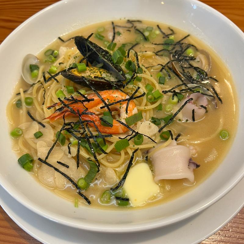 海の幸のガーリックバター醤油(スープパスタ専門店コジロー)