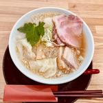 特製背脂そば（醤油•白だし）(手打ち正麺hachimitsu)