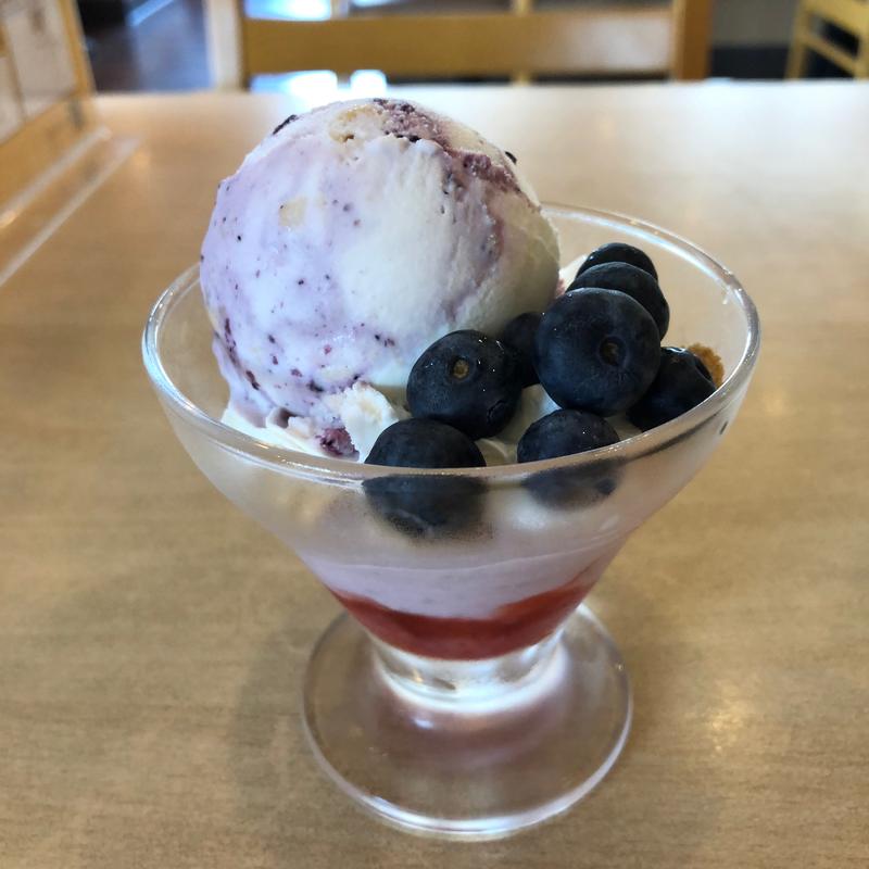 ブルーベリーのミニパフェ(ジョイフル 羽生店)