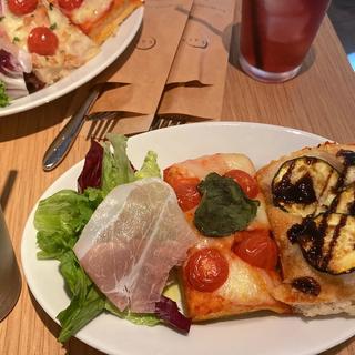 (EATALY)