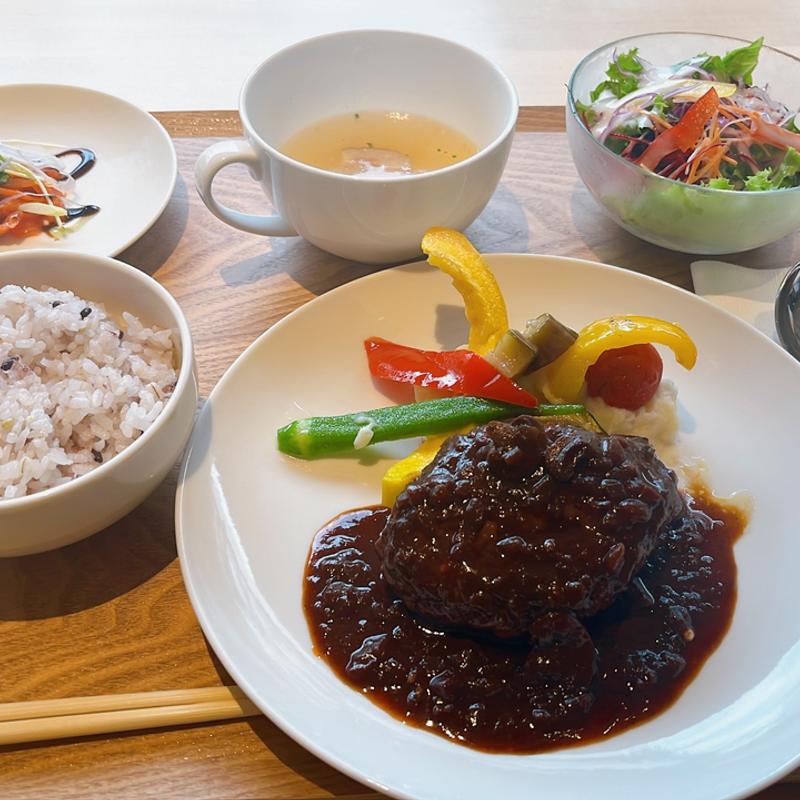 自家製煮込みハンバーグ 赤味噌デミグラスソース(レストランnook)