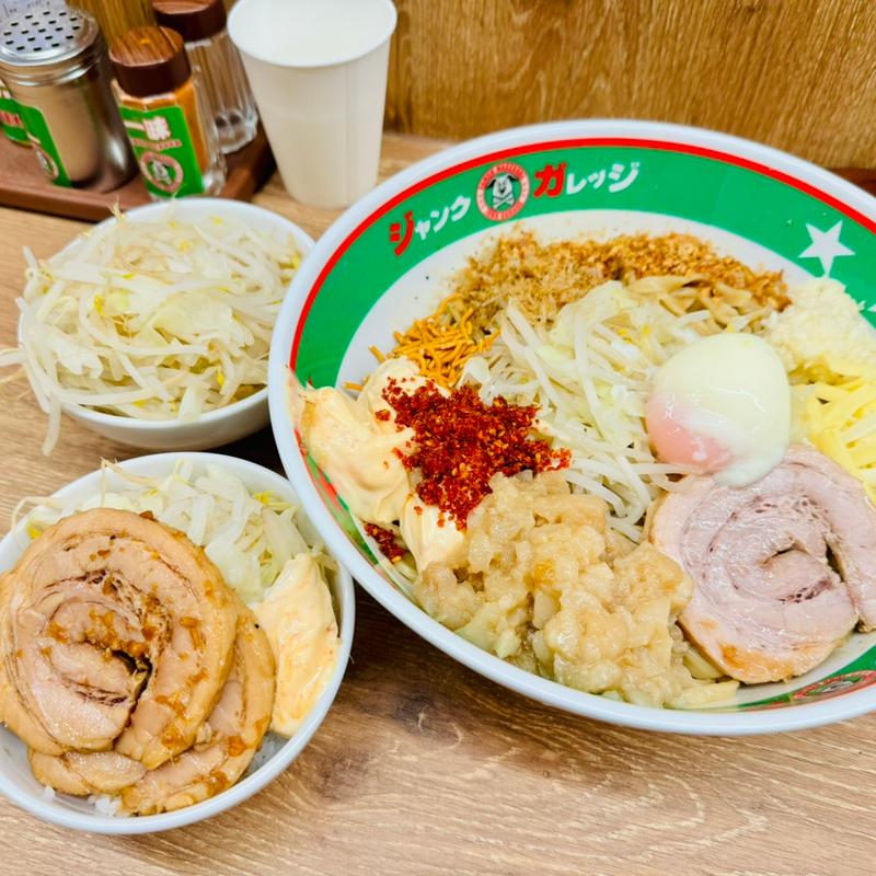 玉子まぜそば＋チャーシュー丼＋野菜(ジャンクガレッジ加須店)