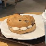ブルーベリーベーグルサンド(スターバックスコーヒー 四ツ橋店)