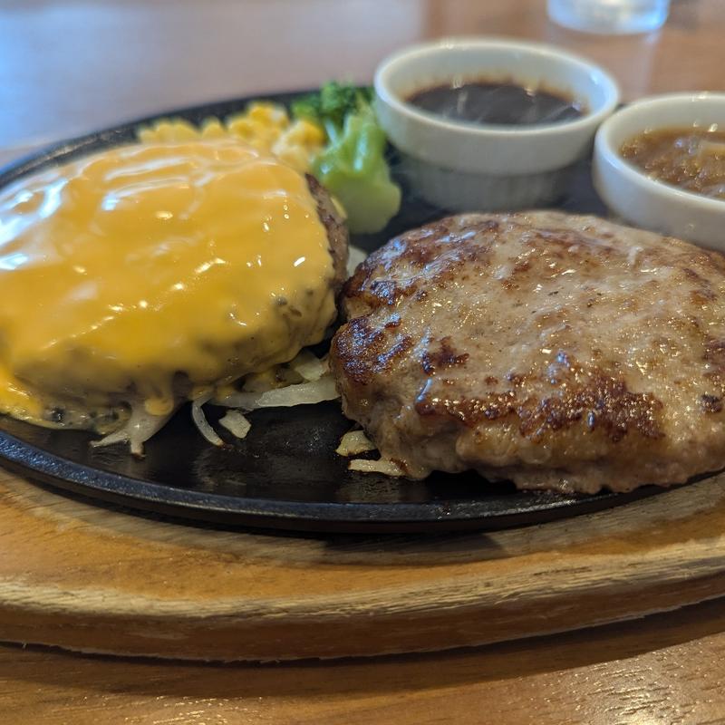 ココスのハンバーグダブルランチ(ココス 山形三川店 )