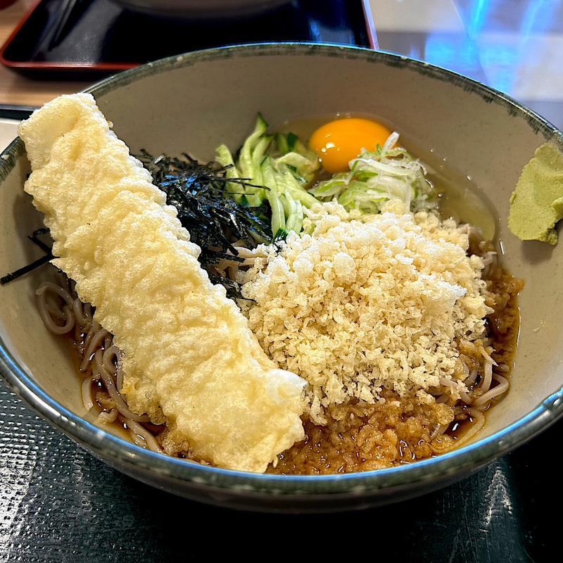 冷したぬきそば＋いか天、生たまご(名代 箱根そば 喜多見店)