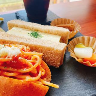 月替わりボリュームランチ LA1 ドリンクポテトセット(2538 DELI coupe)