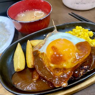 150gハンバーグランチに目玉焼きトッピング(三浦のハンバーグ 御茶ノ水店)