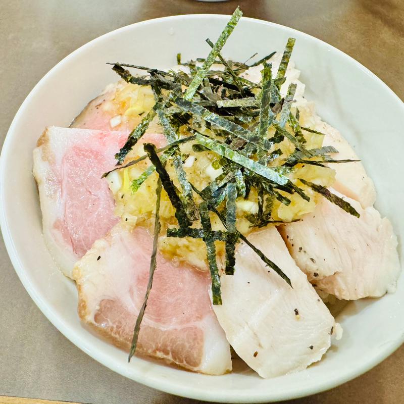 ねぎ塩チャーシュー丼(麺屋 心羽)