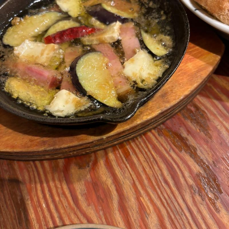ナスとチーズ　アヒージョ(五感 池袋西口店)