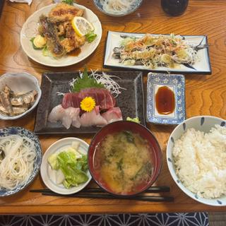 おまかせ定食(いわし 地魚料理 香海)