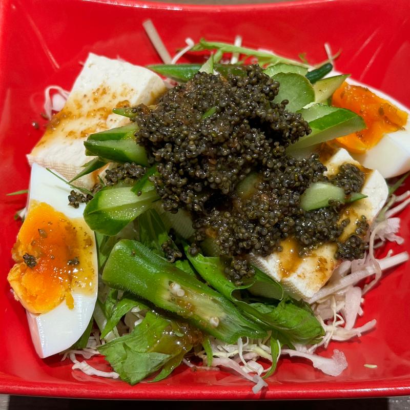 秋田名産とんぶりたっぷり豆富サラダ(南部ビストロ うんめのす)