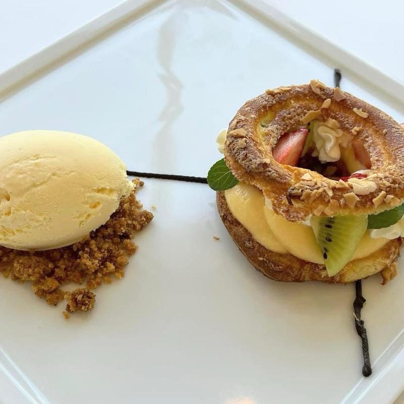 パリブレストバニラアイスを添えて(レストラン アレイ)