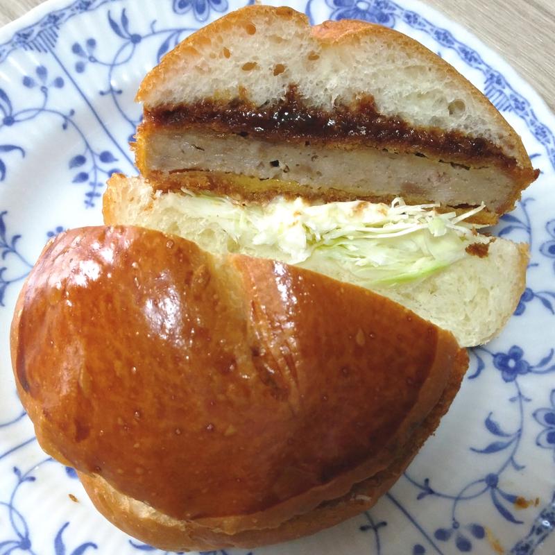 メンチカツバーガー(スモモハウス)