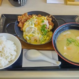 海鮮たまごチキンカツ定食(かつや 静岡藤枝店)