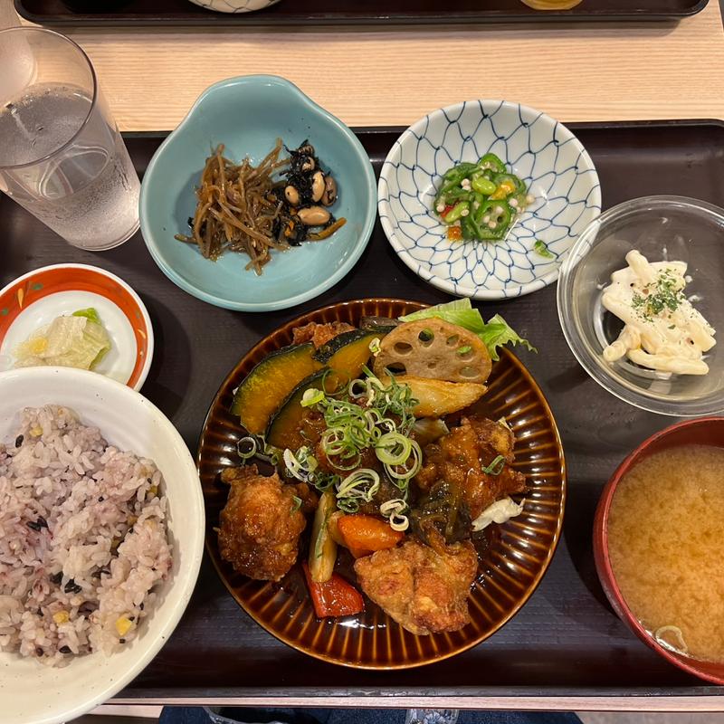 香味唐揚げ定食(さち福やCAFE 有明ガーデン)