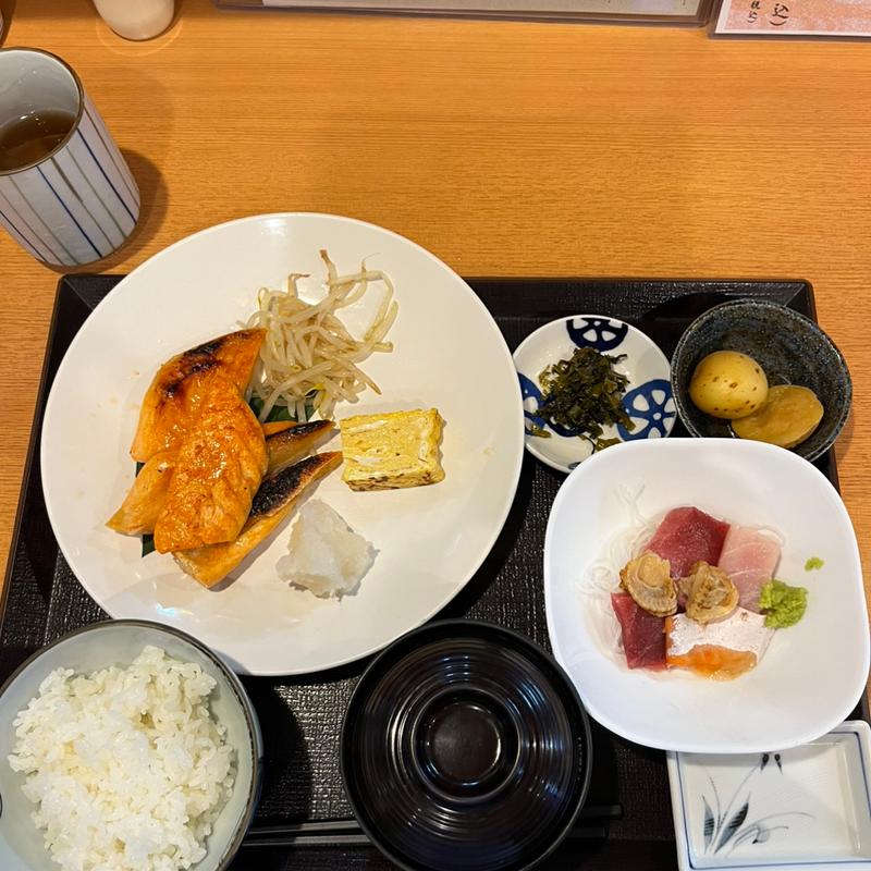 焼き魚定食鮭はらす(さとう)