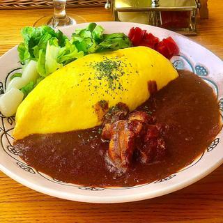 オムライスチキンカレー(Restaurant Mari)