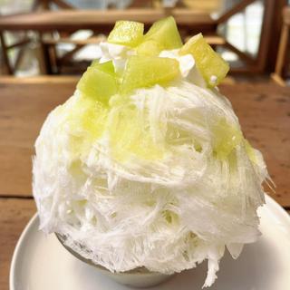 生フルーツシロップと天然氷のかき氷(しあわせ かき氷店)