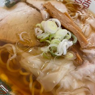 ワンタンメン(ワンタンメンの満月 三鷹店)