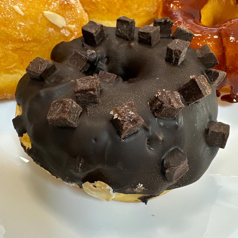 DOUBLE CHOCOLATE DONUT(WARU WARU DONUT（ワルワルドーナツ）)