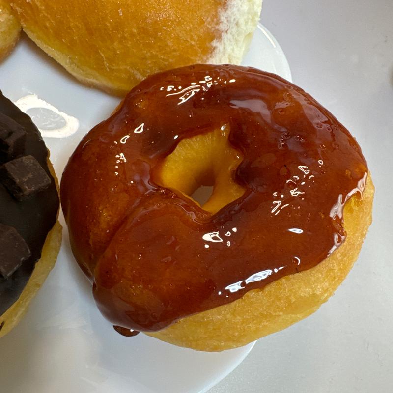 CARAMERIZED DONUT(WARU WARU DONUT（ワルワルドーナツ）)