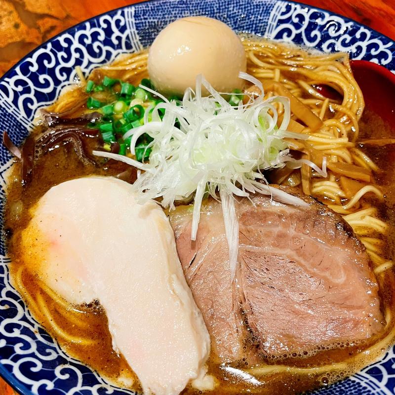 鶏と和出汁のこってり中華そば　醤油　大盛り(麺や 亀陣)