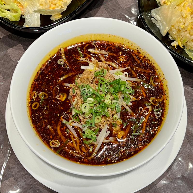自家製辣油と四川山椒の効いた担々麺(八仙閣本店レストラン 彩虹(ツァイホン))