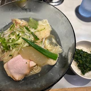 海老ワンタンの冷たい鯛出汁潮蕎麦(中華蕎麦 瑞山)