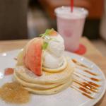 桃のパンケーキ(パンケーキママカフェ VoiVoi （ヴォイヴォイ）)