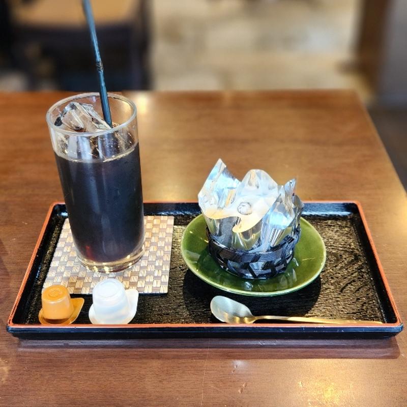 絹ごし緑茶てぃらみす
アイスコーヒーセット(一乗寺中谷 （いちじょうじなかたに）)