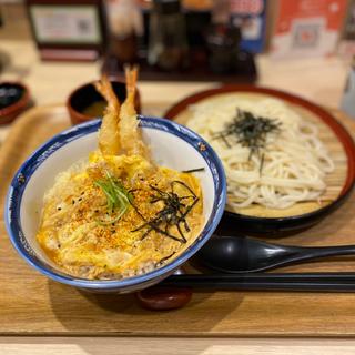 ふんわり玉子とじ海老天丼、ざるうどん(丼丼亭 津駅チャム店)