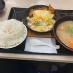 海鮮卵とじチキンカツ定食(かつや 山梨甲府店 )