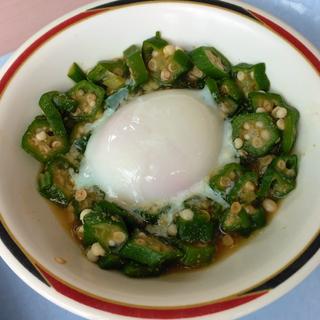 オクラの巣ごもり卵(東京科学大学つばめ生協すずかけ台食堂)