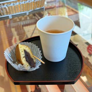サービスのお茶菓子(亀屋芳広 城北店)