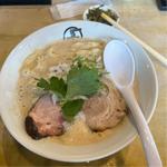 鳥豚骨ラーメン