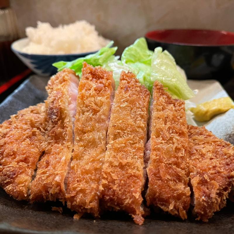 とんかつ定食　大盛り(歩留食（ぽるく）)