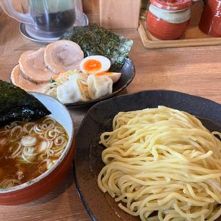 全部乗せ（味玉チャーシュー水餃子野菜焼きのり）(つけ麺屋 ごんろく 両国店  （つけめんや・ごんろく）)