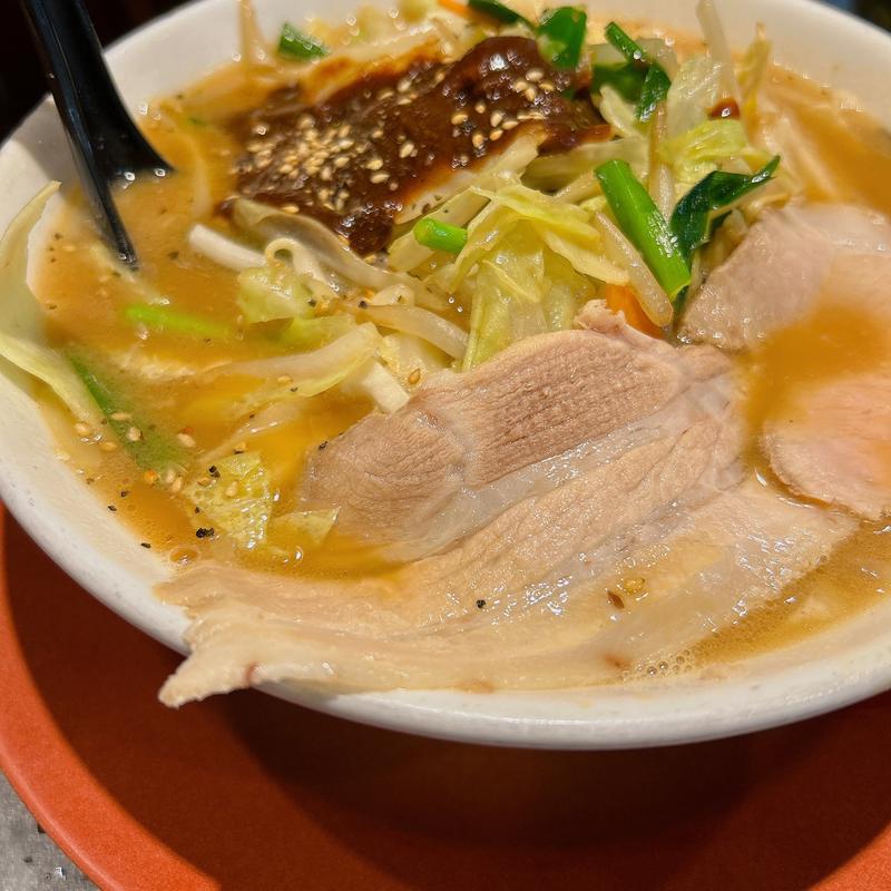 味噌炒菜ラーメン（並）(ラーメン横綱 阪急三番街店)