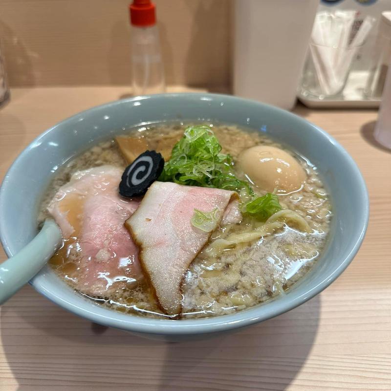こってり煮玉子ラーメン(マルエーラーメン店)