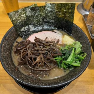 豚骨醤油ラーメン キクラゲ(麺家 燻)