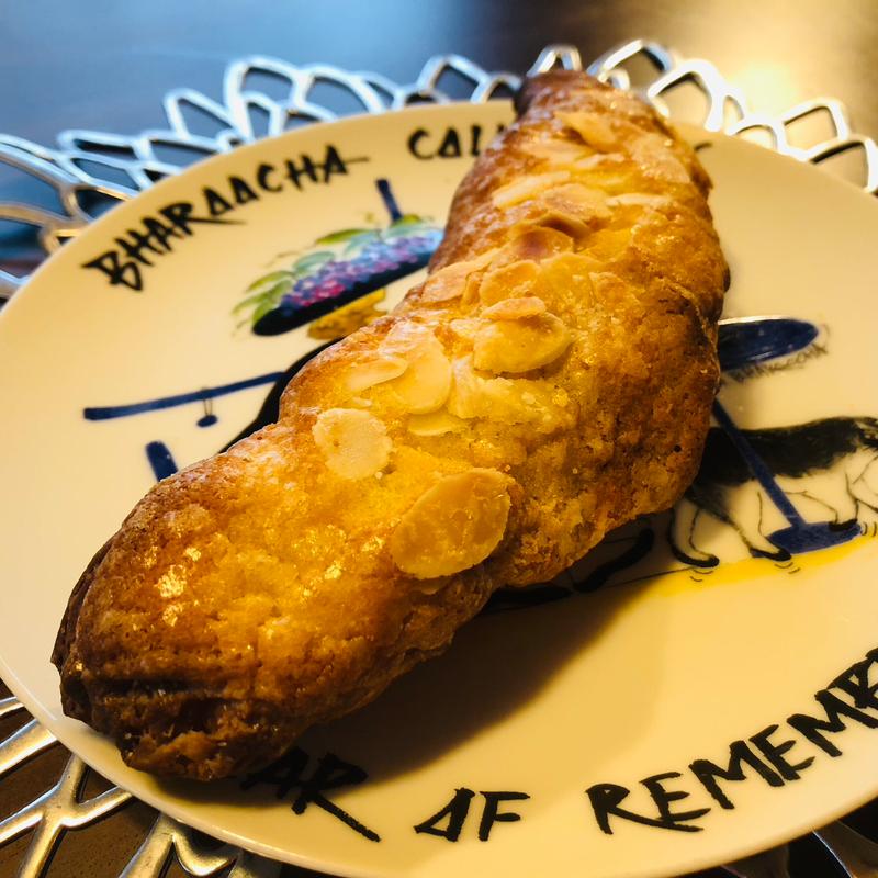 クロワッサン・オ・ザマンド(国産小麦粉 ヤマパン)