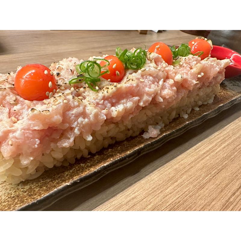 生ミンチユッケ炙り棒寿司(地鶏屋 炭鶏)