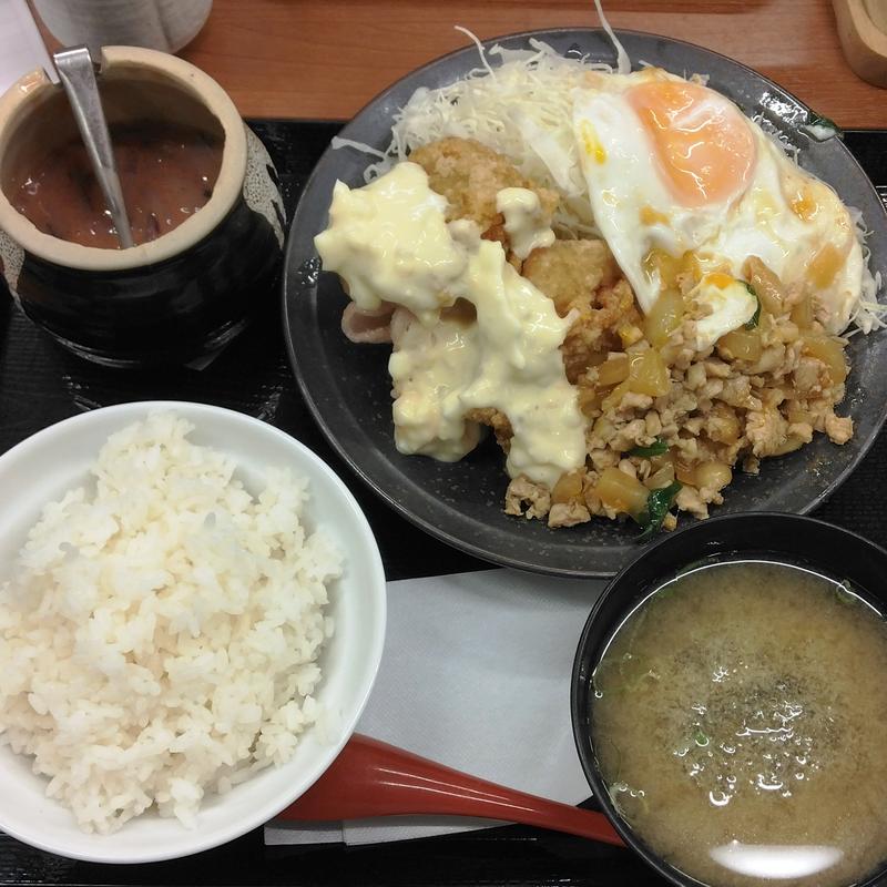 タルタルガパオ盛り定食(からやま 川崎アゼリア店)