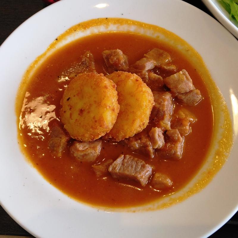 四元豚のビール煮込みハッシュドポテト(Kitchen MOTOTECH)